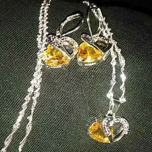 925 sterling silver beautiful earings and necklace